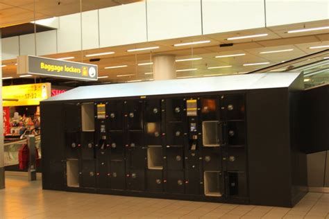 luggage lockers in schiphol.